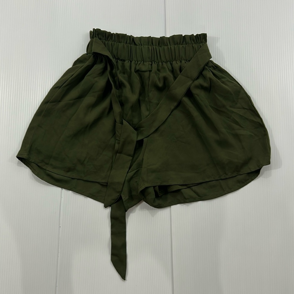 J43. SHEIN High Waist Green Paperbag Shorts (XS)